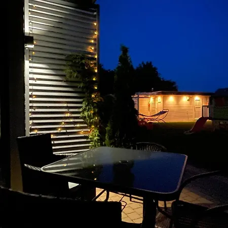 Dom wakacyjny Niebiańskie Zacisze-domki Z Sauną I Basenem Odargowo