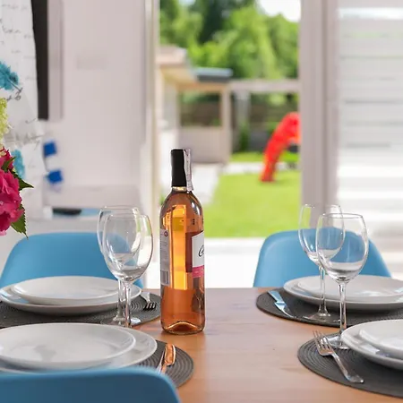 Niebiańskie Zacisze-domki Z Sauną I Basenem Dom wakacyjny