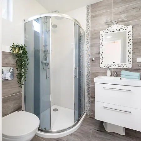 Dom wakacyjny Niebiańskie Zacisze-domki Z Sauną I Basenem *